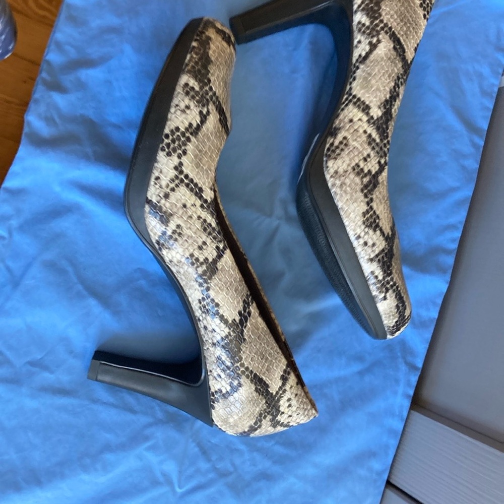 Clarks Snakeskin Patterned Heels in Black and Cream - Picture 4 of 12